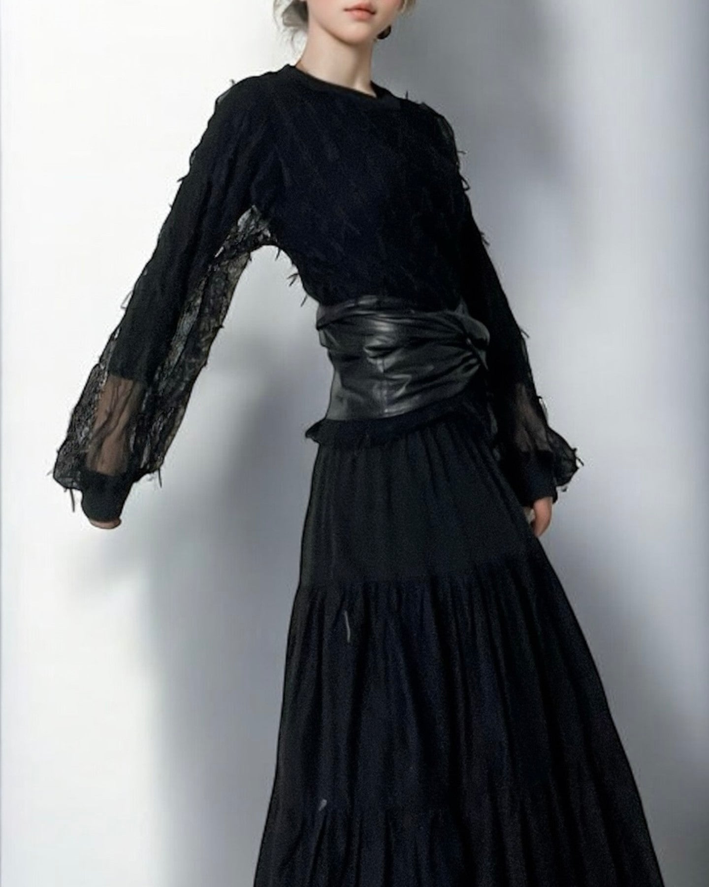 新品タグ付き blueleaブルレアLine Frill Blouse ブラック 新品タグ付き blueleaブルレアLine Frill Blouse ブラック