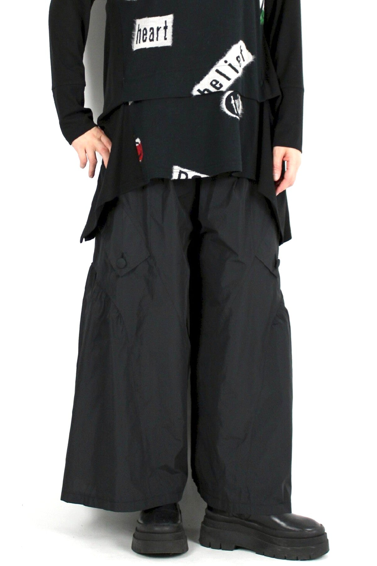 新品タグ付き　エイココンドウ　ジャケット　立襟　アシンメトリー　総柄　黒　40 新品タグ付き エイココンドウ ジャケット 立襟 アシンメトリー
